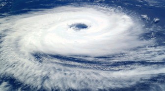Ouragans: les assureurs français annoncent provisoirement 910 M EUR de dégâts
