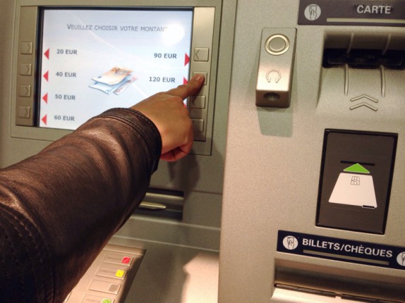 Montpellier : un distributeur automatique rend le double de billets