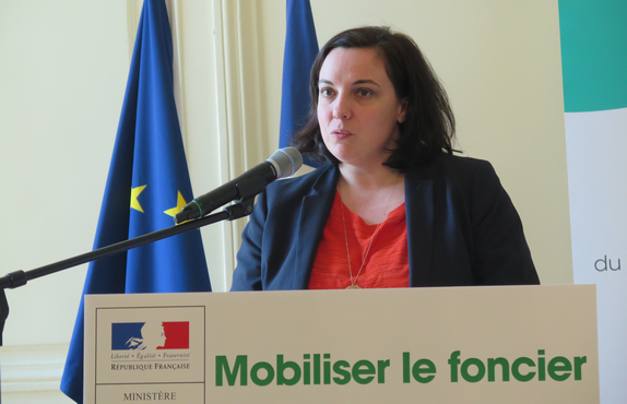 Logement : Emmanuelle Cosse souhaite inscrire sa politique "dans la réalité sociale des territoires"