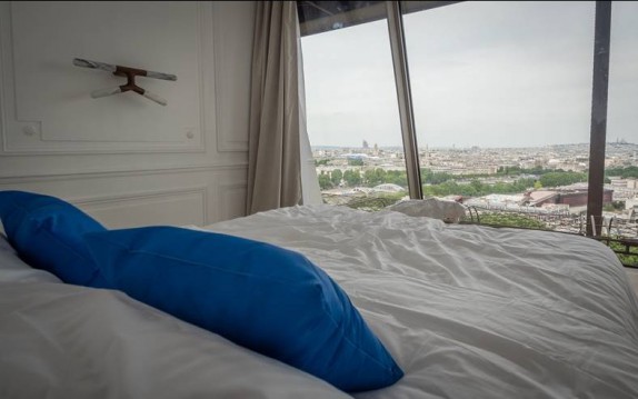 A GAGNER. Une nuit dans un appartement installé dans la Tour Eiffel