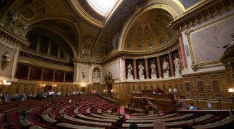 Sénat: Eblé (PS) demande la publication du code source de la loi fiscale