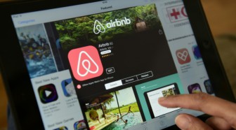 Meublés touristiques: Paris accentue la pression sur Airbnb et ses concurrents