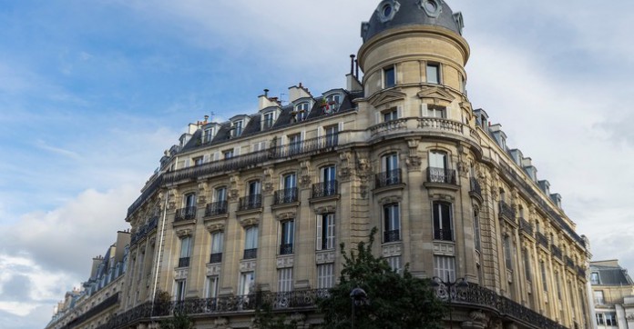 EN IMAGES. A vendre : dôme avec vue panoramique sur les toits de Paris