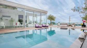 EN IMAGES. A vendre. Maison d'architecte en région lyonnaise