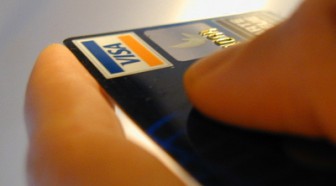 Fraude à la carte bancaire : en hausse, elle a coûté 523 millions d'euros en 2015