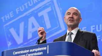 Moscovici accuse certains pays européens d'être des "trous noirs fiscaux"