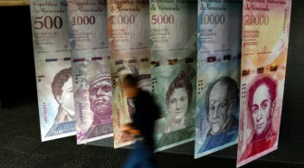 Venezuela: des billets qui ne valent plus rien, sauf pour les artisans