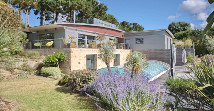 EN IMAGES. A vendre : maison d'architecte ultra-contemporaine à Guérande