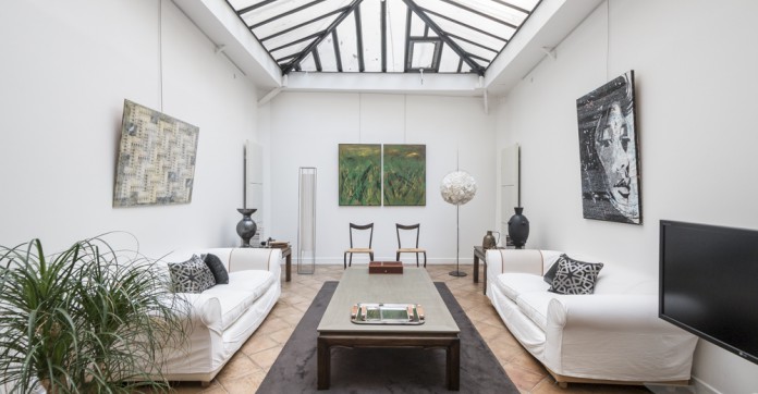 EN IMAGES. A vendre : loft sous verrière dans un hôtel particulier