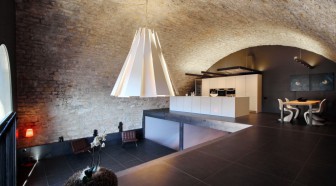 EN IMAGES. A vendre : d'anciennes écuries transformées en loft ultra moderne