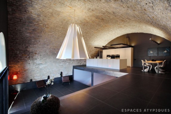 EN IMAGES. A vendre : d'anciennes écuries transformées en loft ultra moderne