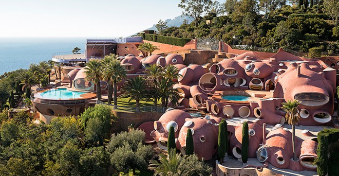 EN IMAGES. Le Palais Bulles de Pierre Cardin serait la propriété la plus chère d'Europe