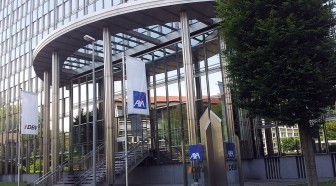 Axa réorganise son assurance vie en Suisse, un coût de près de 350 M EUR à la clé