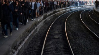 Impasse chez Air France et à la SNCF, nouvelles grèves lundi et mardi