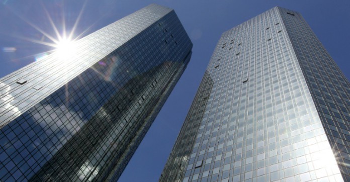 Deutsche Bank taille dans sa branche d'investissement pour survivre