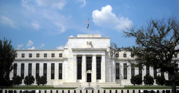 Taux: dernier statu quo de la Fed avant les tours de vis monétaires