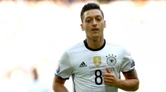 EN IMAGES : visitez la maison à 11 millions de Mesut Özil