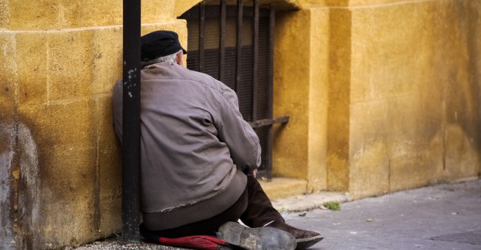 Paris et l'Etat poursuivent leur engagement contre la pauvreté