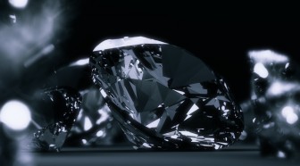 Investir dans les diamants : l'AMF prévient contre les offres frauduleuses