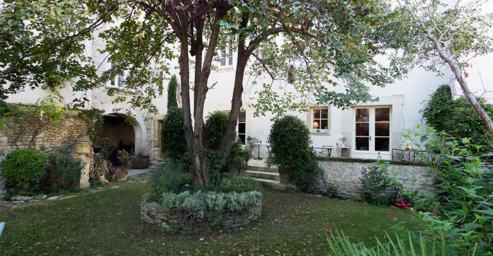 EN IMAGES. A vendre : hôtel particulier provençal entièrement rénové