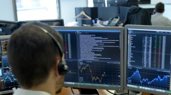 La Bourse de Paris perd du terrain, inquiète face à la Turquie