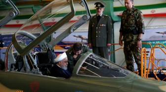 L'Iran dévoile son premier avion de combat, en pleine tension avec Washington