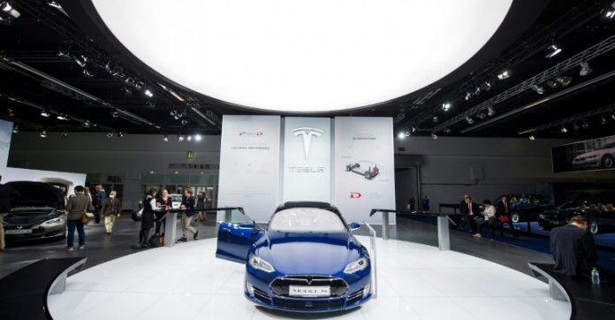 Après les scandales, les constructeurs allemands s'attaquent à Tesla