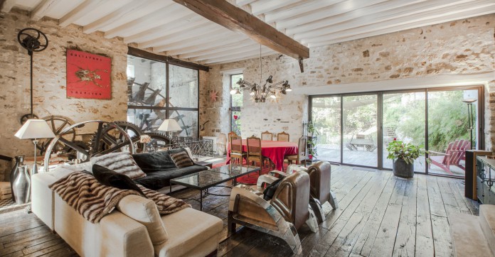 EN IMAGES. A vendre : Un moulin du 17e siècle rénové