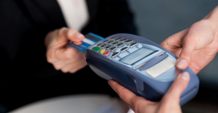 Michel Sapin veut faciliter le paiement par carte bancaire