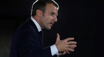 Macron veut améliorer le chèque énergie et étendre la défiscalisation des aides au transport