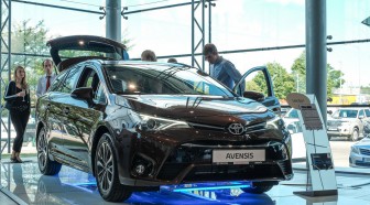 Toyota relève ses prévisions malgré les incertitudes commerciales