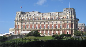 BTP: Eiffage rénovera pour 33 M EUR le palace de Biarritz