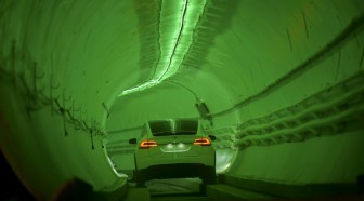 Los Angeles: Elon Musk dévoile un tunnel pour révolutionner les transports urbains