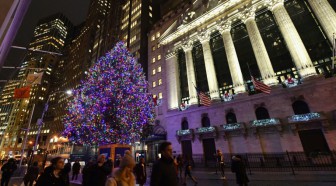 Wall Street avance lundi mais chute sur l'ensemble de l'année
