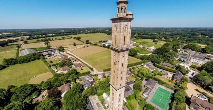 EN IMAGES. À vendre : tour de 14 étages dans le Hampshire