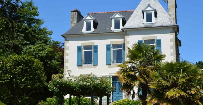 EN IMAGES. À vendre : l'ancienne maison bretonne de Georges Brassens