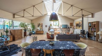 EN IMAGES. À vendre : maison loft dans ancienne fabrique de jouets