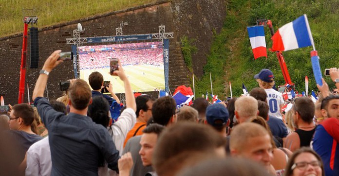 Tous derrière les Bleues avec l'offre spéciale de Banque Casino !