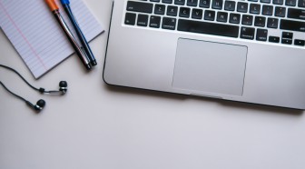 Pourquoi choisir un courtier en ligne pour son rachat de crédit ?
