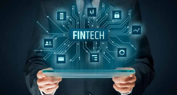 Le gouverneur de la Banque de France encourage la coopération entre banques et Fintech