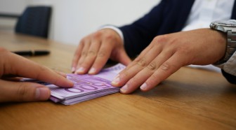 Crédit conso : avec l'inflation, les Français ont massivement recours au crédit à la consommation