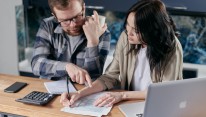 Surendettement : pourquoi une telle baisse du nombre de dossiers ces 10 dernières années ?