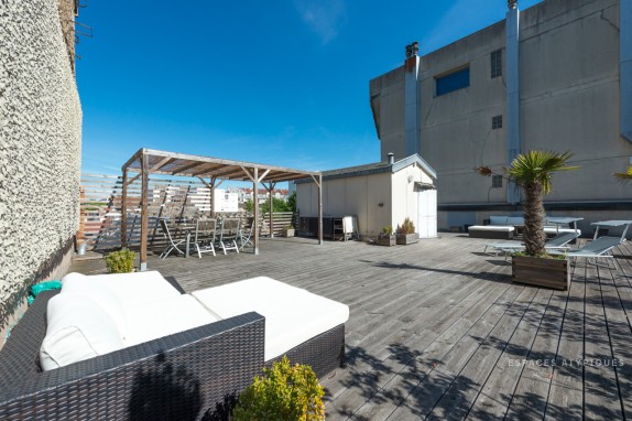 EN IMAGES. A vendre : appartement toit-terrasse dans un immeuble Haussmannien