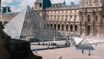 Cambriolage du Louvre : les bijoux royaux mis à l'abri à la Banque de France