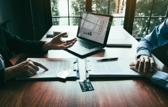 HSBC : bénéfice trimestriel en baisse et impact juridique historique