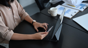 Virements bancaires bloqués à Noël : anticiper ses transferts