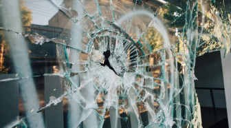 Assurance émeutes : vers une couverture obligatoire des violences urbaines