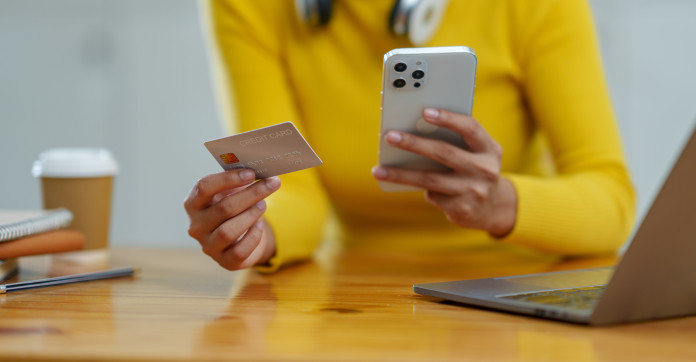 Perturbations bancaires avant les fêtes : comment gérer vos comptes