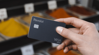 Maîtrise financière : optimisez vos sorties d'argent durant la période de Noël avec l'application Revolut
