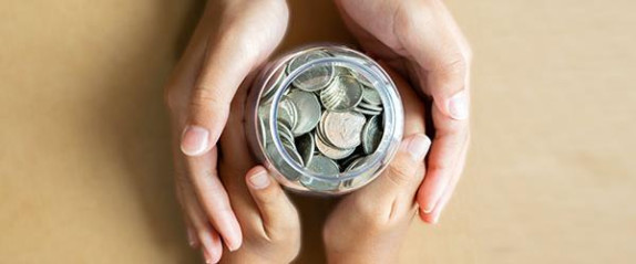 Succession et dons d'argent : pourquoi l'exécutif maintient le plafond des 80 ans